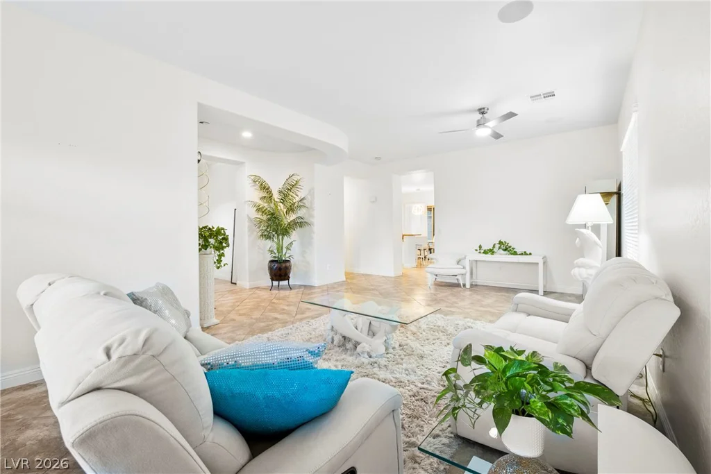 7263 Pinfeather, North Las Vegas, NV 89084