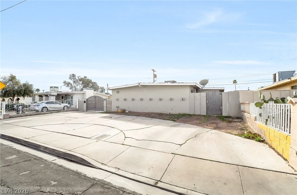 5133 Sun Valley, Las Vegas, NV 89122