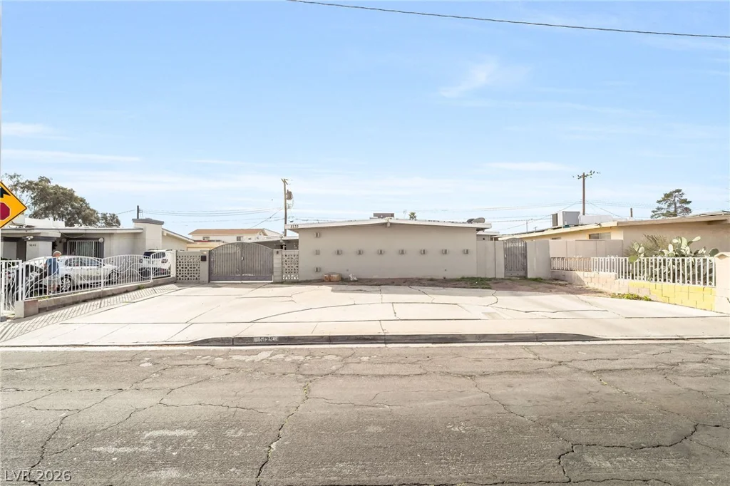 5133 Sun Valley, Las Vegas, NV 89122
