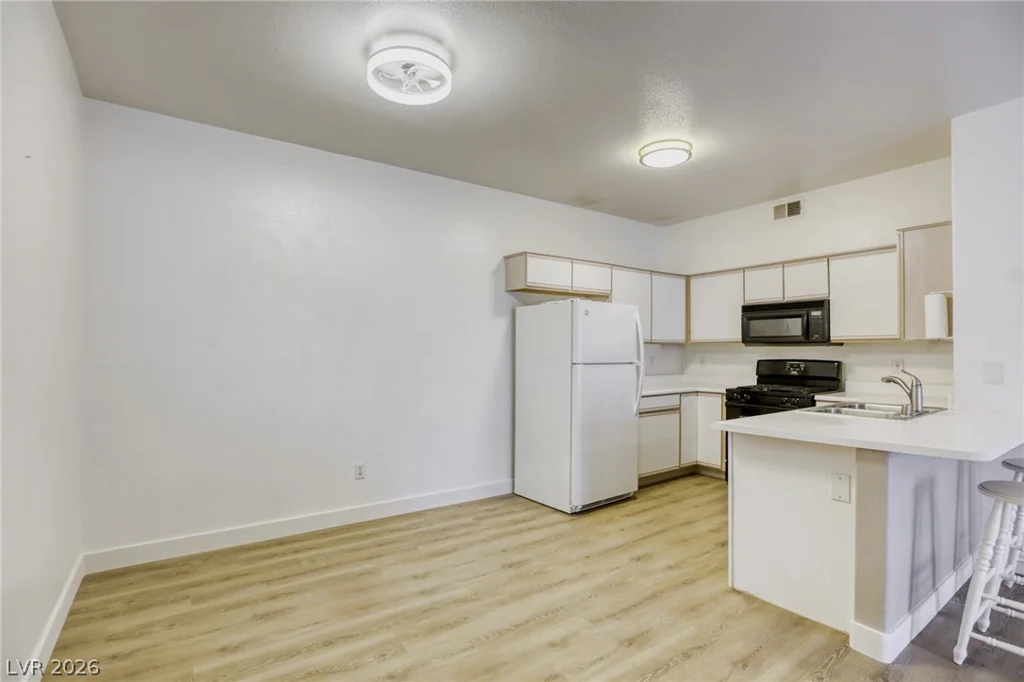 5751 Hacienda, Las Vegas, NV 89122