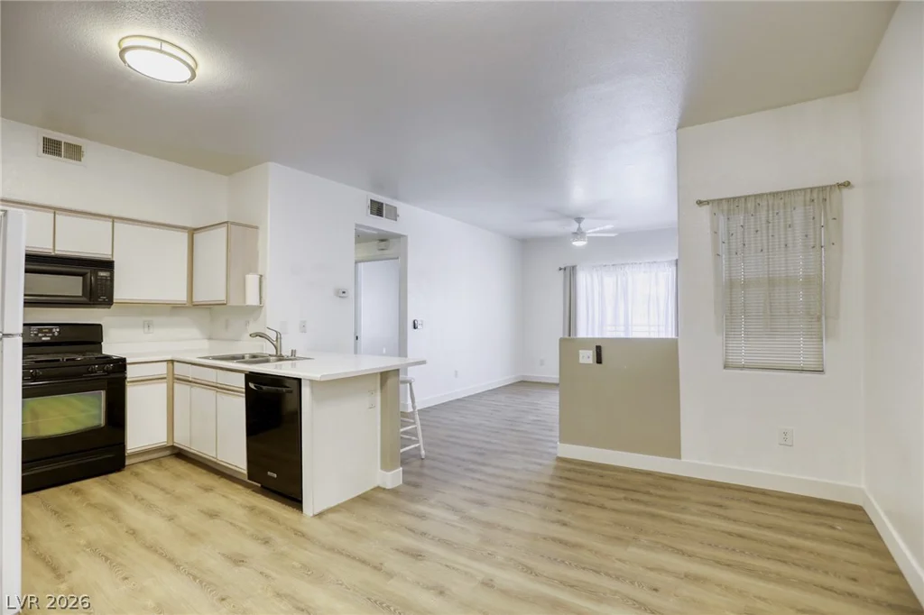 5751 Hacienda, Las Vegas, NV 89122