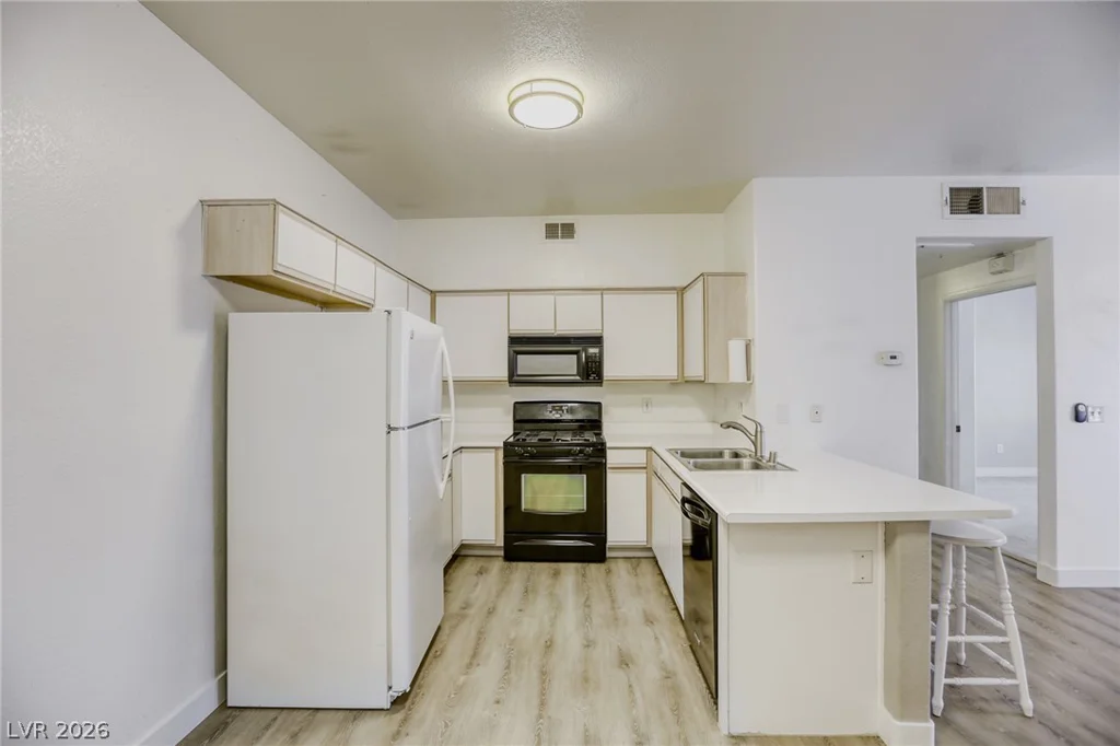 5751 Hacienda, Las Vegas, NV 89122