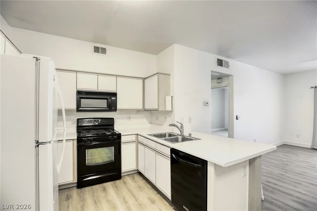 5751 Hacienda, Las Vegas, NV 89122