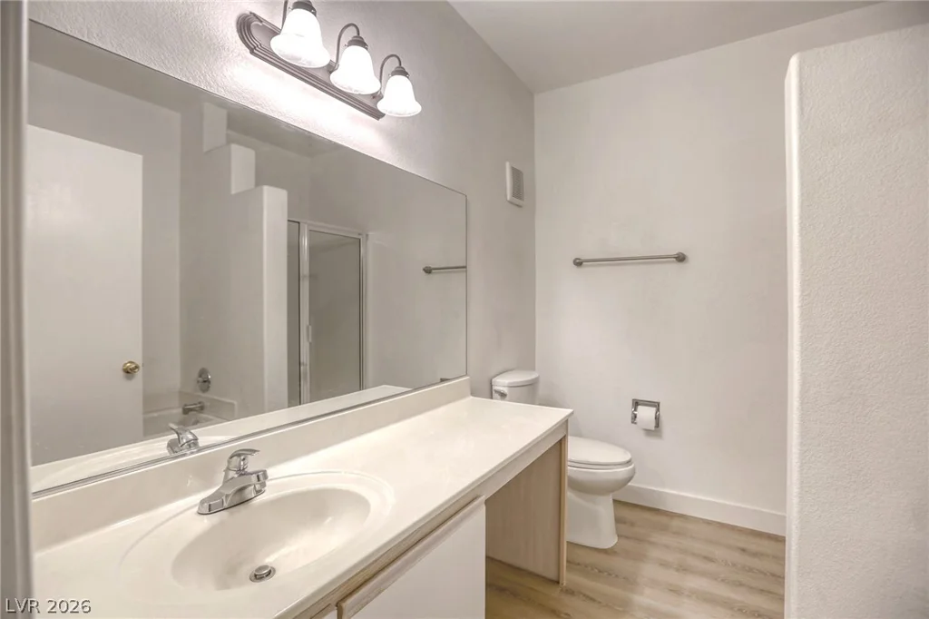 5751 Hacienda, Las Vegas, NV 89122
