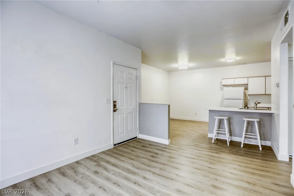 5751 Hacienda, Las Vegas, NV 89122