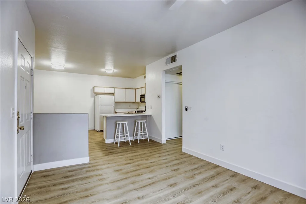 5751 Hacienda, Las Vegas, NV 89122