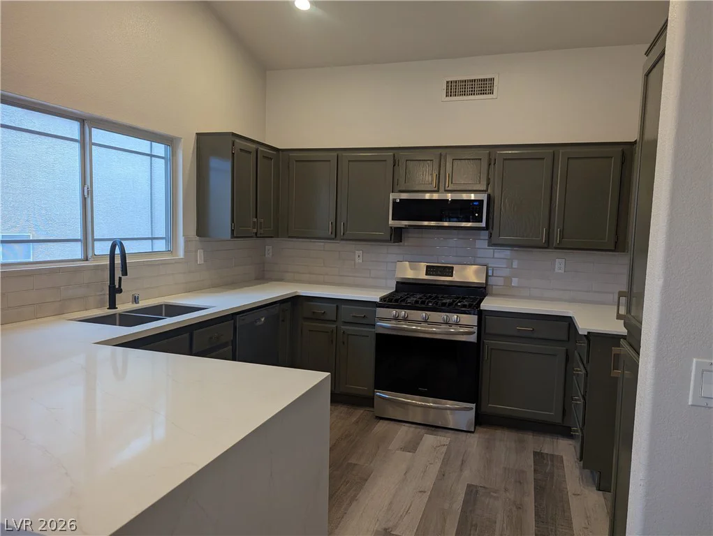 327 Perry Ellis, Henderson, NV 89014