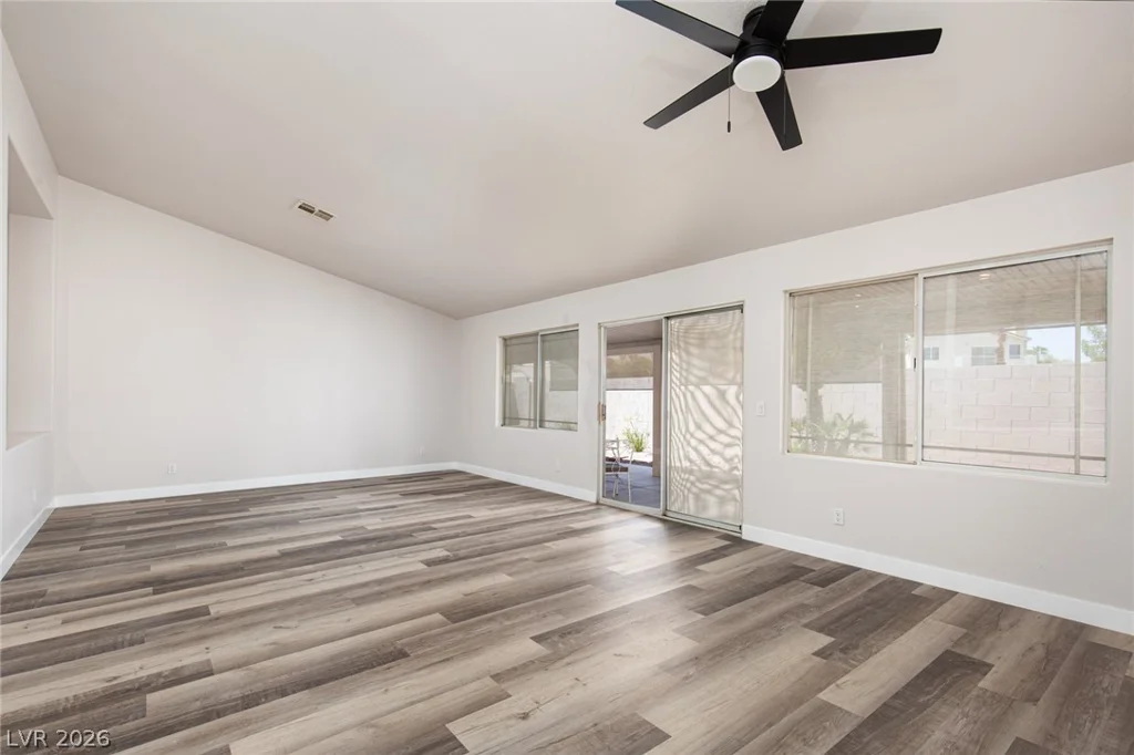 327 Perry Ellis, Henderson, NV 89014