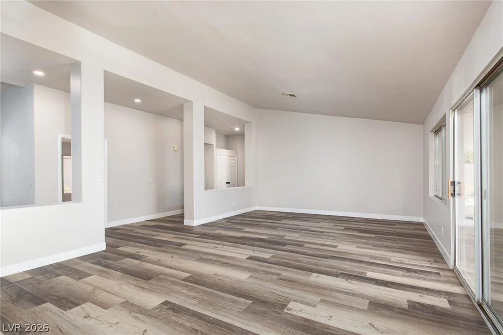 327 Perry Ellis, Henderson, NV 89014