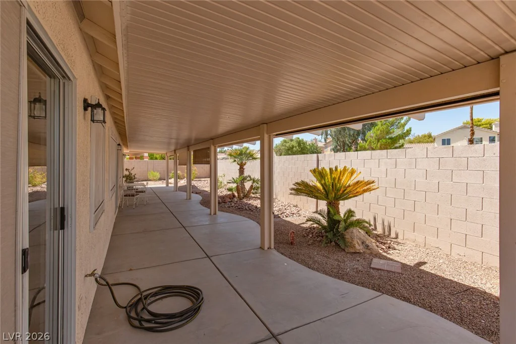 327 Perry Ellis, Henderson, NV 89014