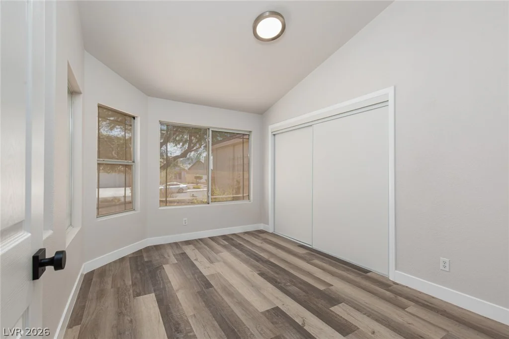 327 Perry Ellis, Henderson, NV 89014