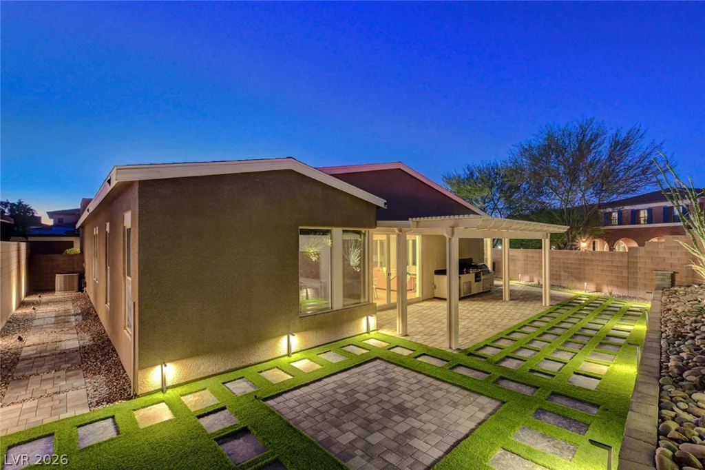 2560 Bridle Oaks, Henderson, NV 89044