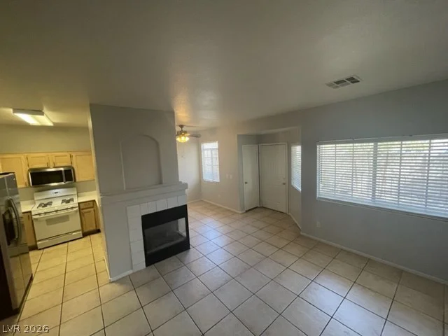 1052 Dusty Creek, Las Vegas, NV 89128