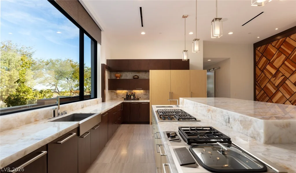 9 ECHO PEAK, Las Vegas, NV 89135