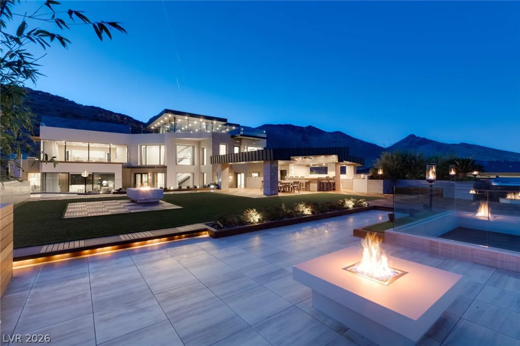 9 ECHO PEAK, Las Vegas, NV 89135