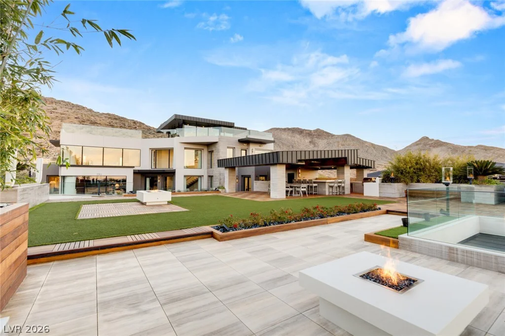 9 ECHO PEAK, Las Vegas, NV 89135