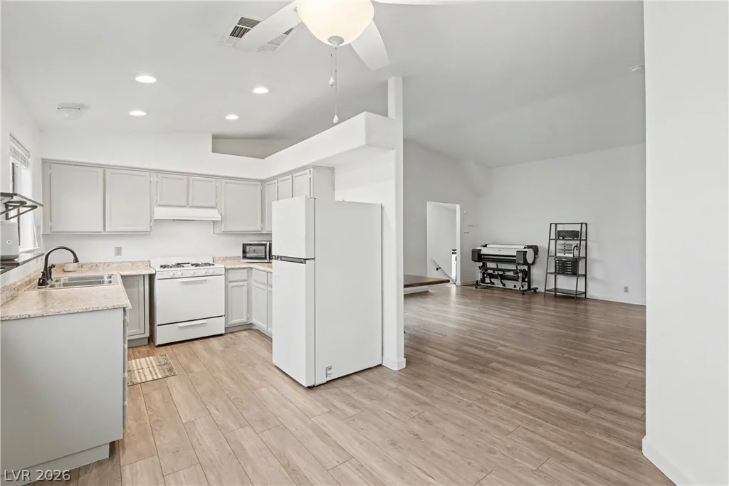 8040 Celestial, Las Vegas, NV 89128