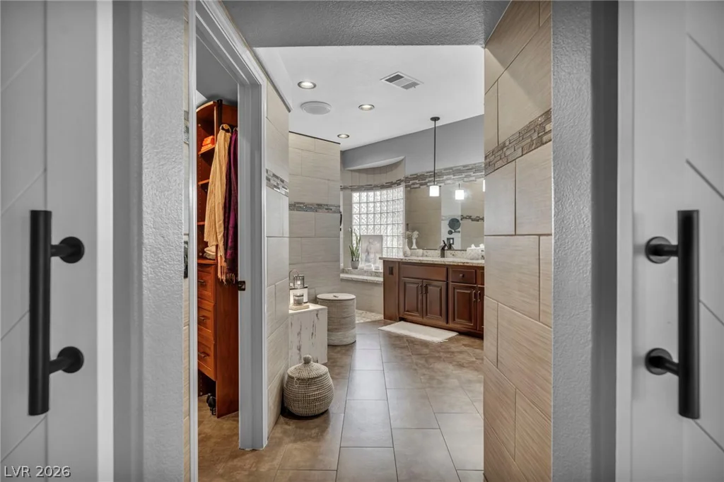 11205 Pentland Downs, Las Vegas, NV 89141