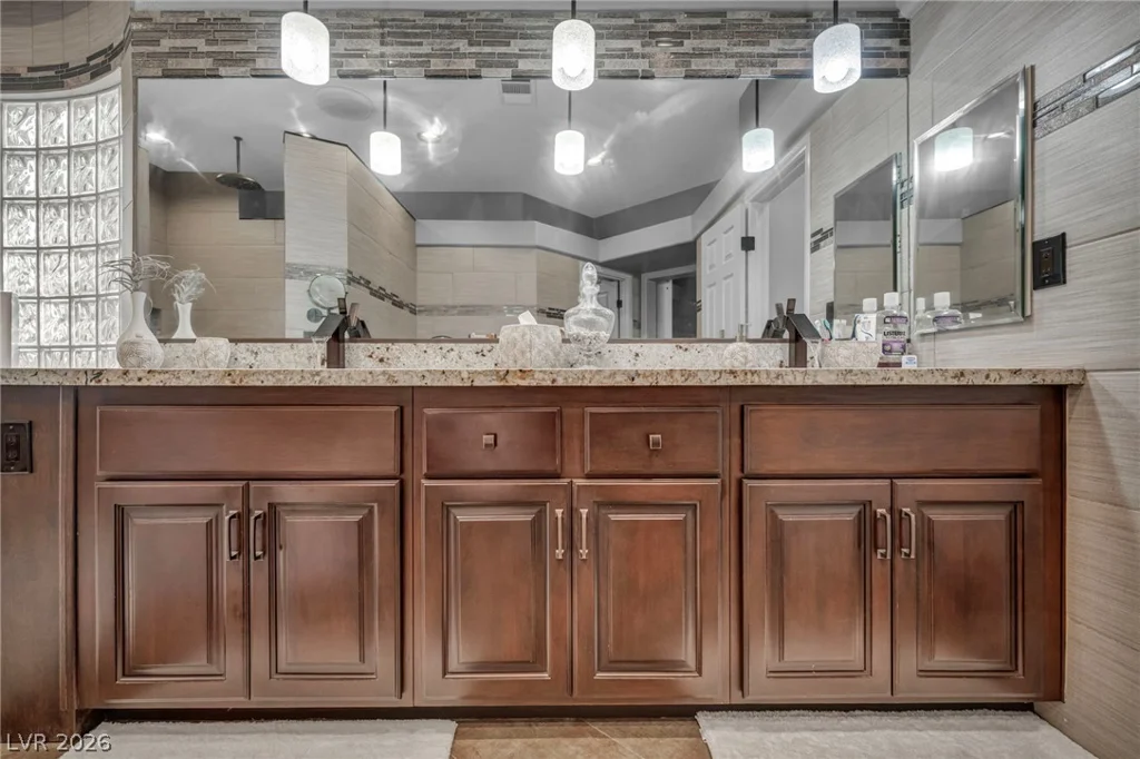 11205 Pentland Downs, Las Vegas, NV 89141