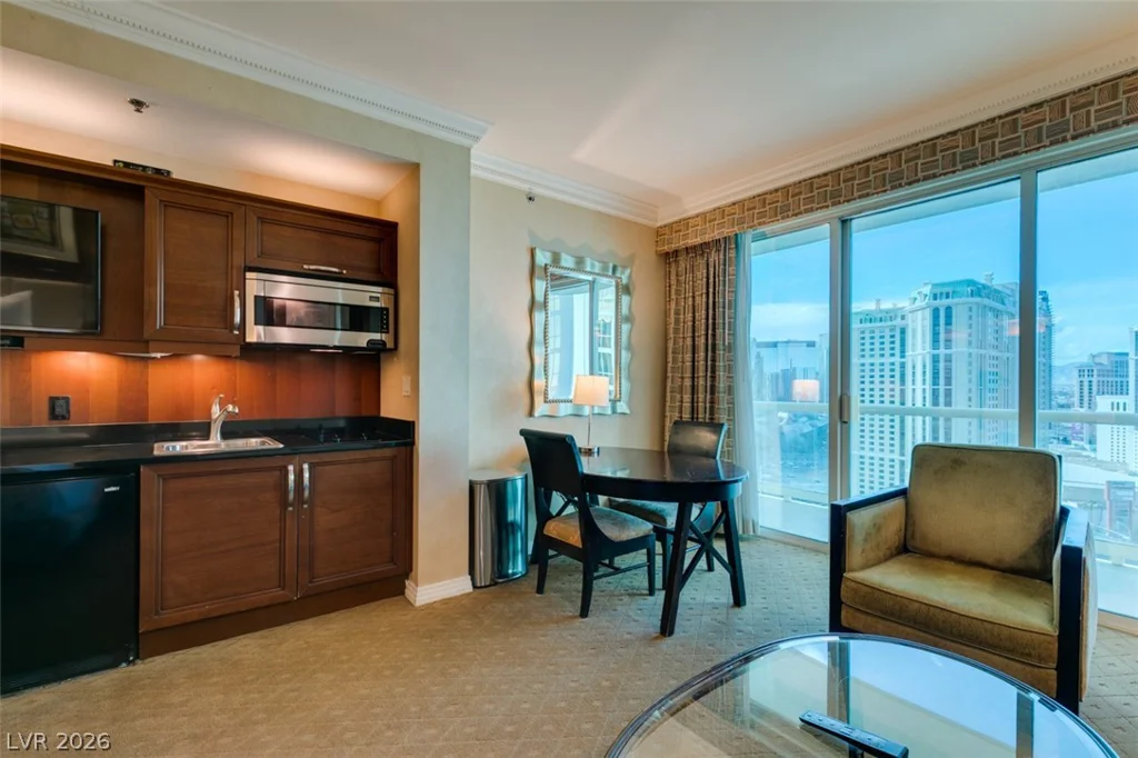 145 HARMON, Las Vegas, NV 89109