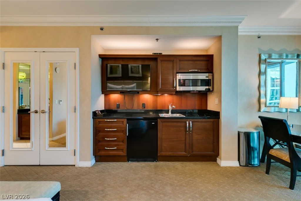 145 HARMON, Las Vegas, NV 89109