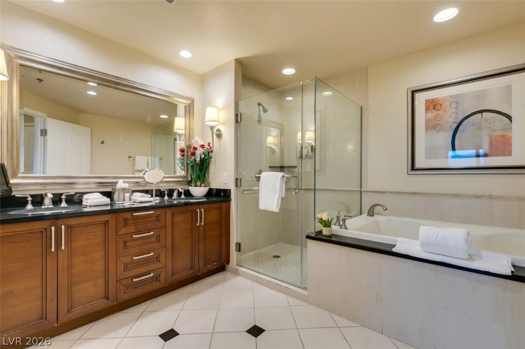 145 HARMON, Las Vegas, NV 89109