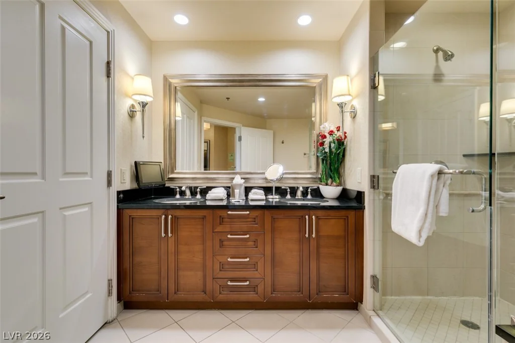 145 HARMON, Las Vegas, NV 89109
