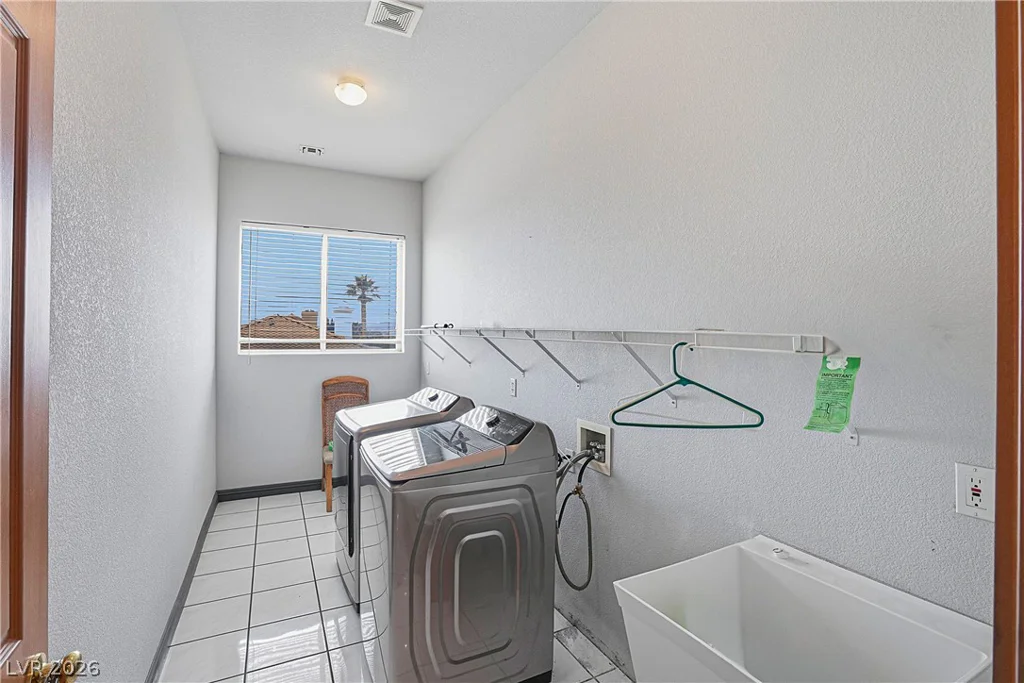 3215 Cliff Sieler, Las Vegas, NV 89117