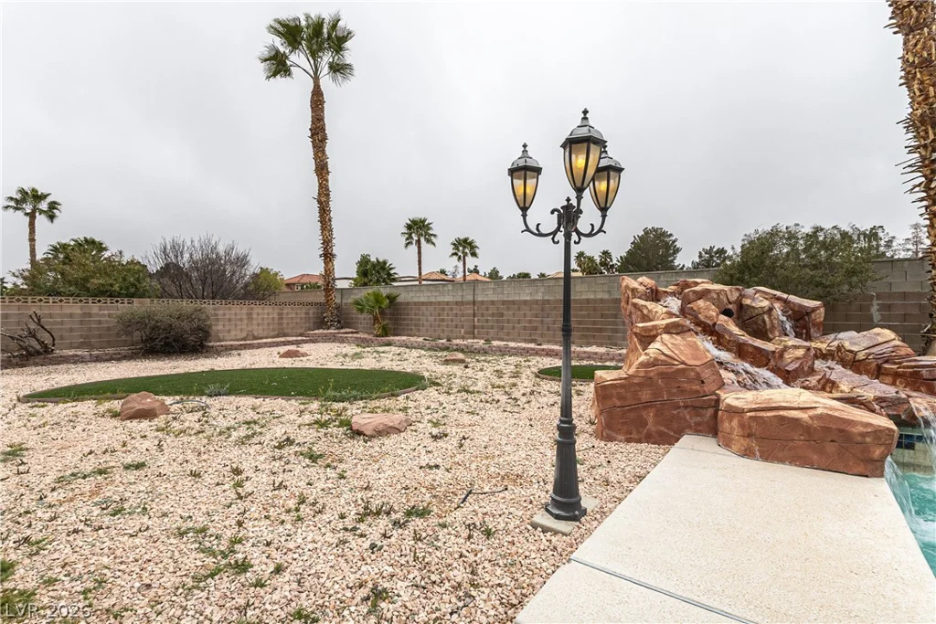 3215 Cliff Sieler, Las Vegas, NV 89117