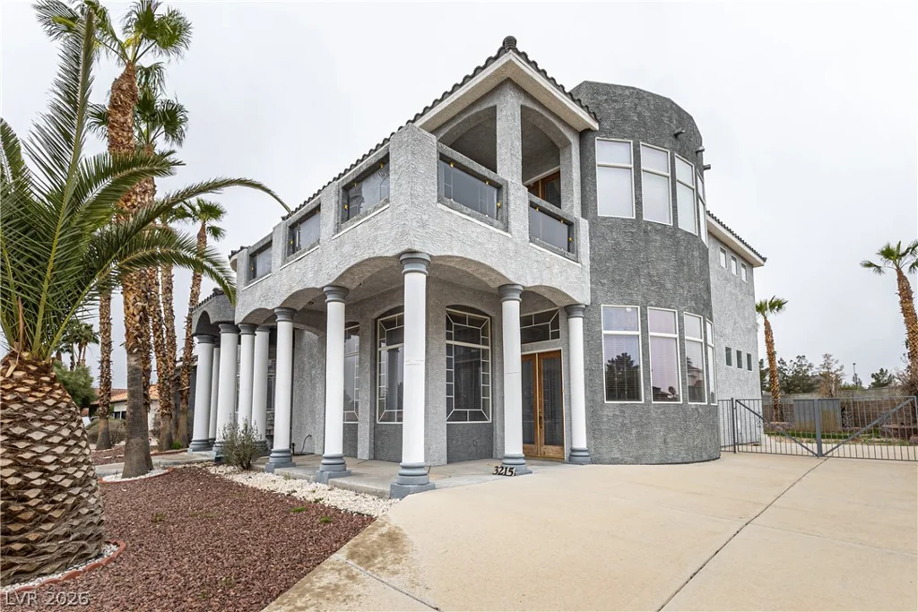 3215 Cliff Sieler, Las Vegas, NV 89117