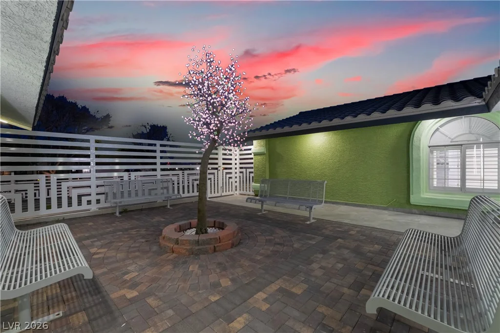 3160 Viking, Las Vegas, NV 89121