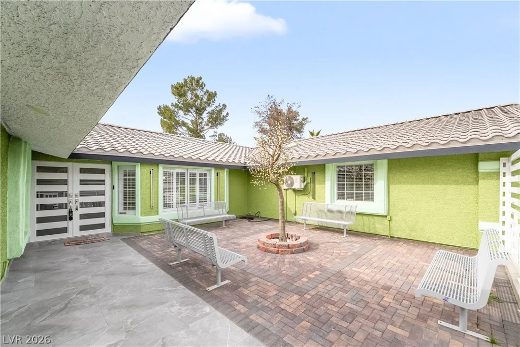 3160 Viking, Las Vegas, NV 89121
