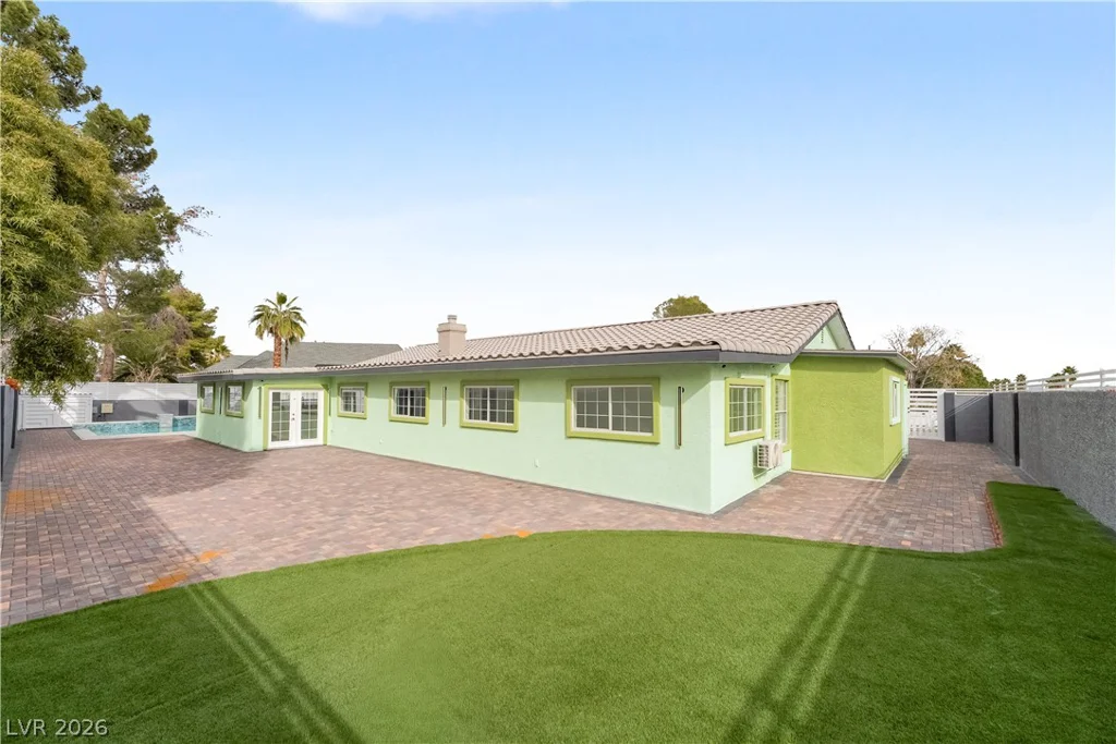 3160 Viking, Las Vegas, NV 89121