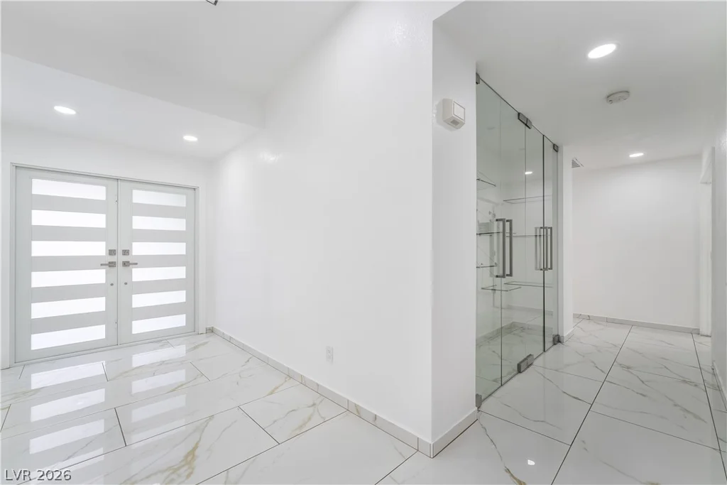3160 Viking, Las Vegas, NV 89121