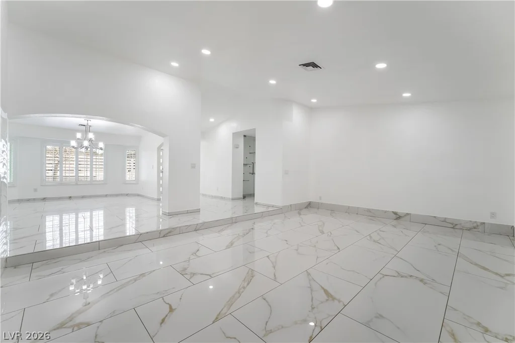 3160 Viking, Las Vegas, NV 89121