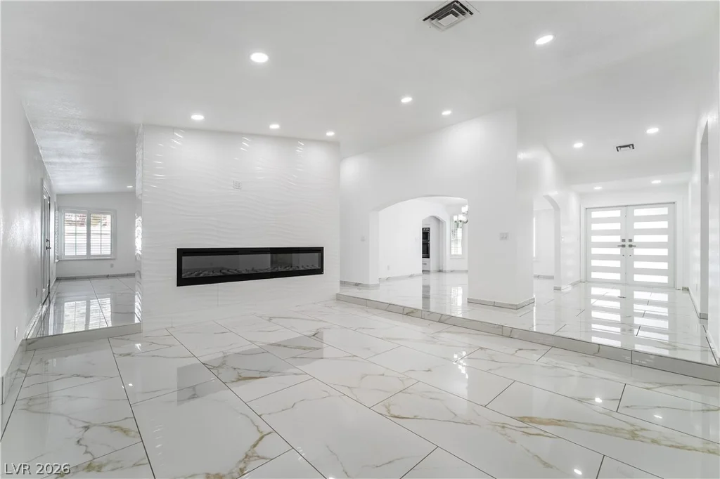 3160 Viking, Las Vegas, NV 89121