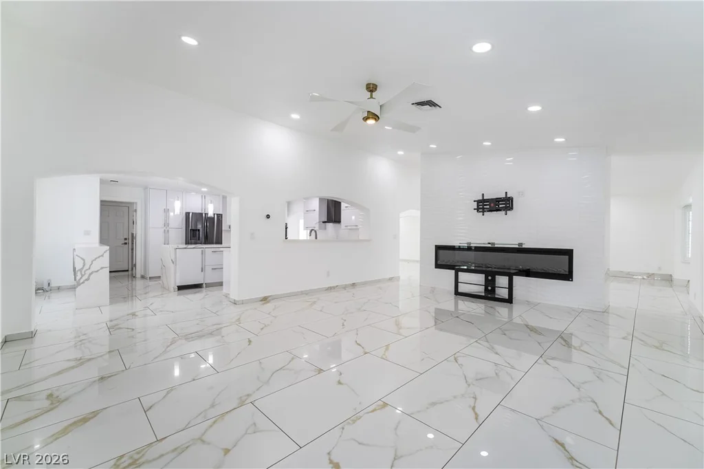 3160 Viking, Las Vegas, NV 89121