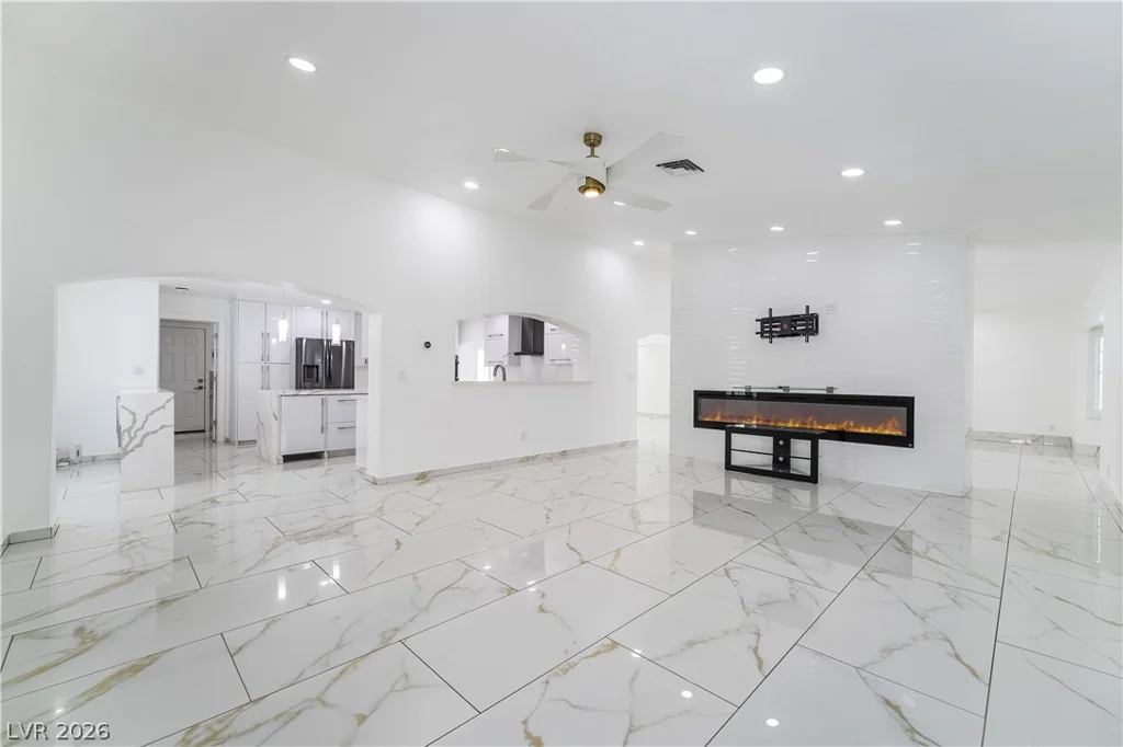 3160 Viking, Las Vegas, NV 89121