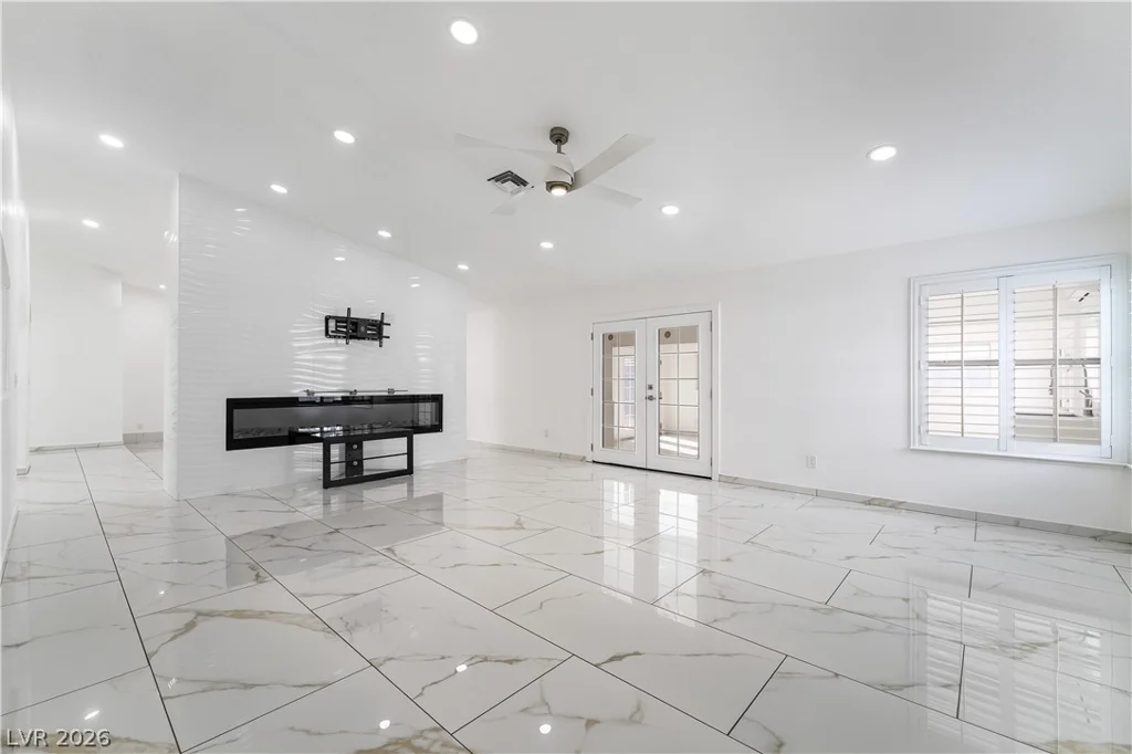 3160 Viking, Las Vegas, NV 89121