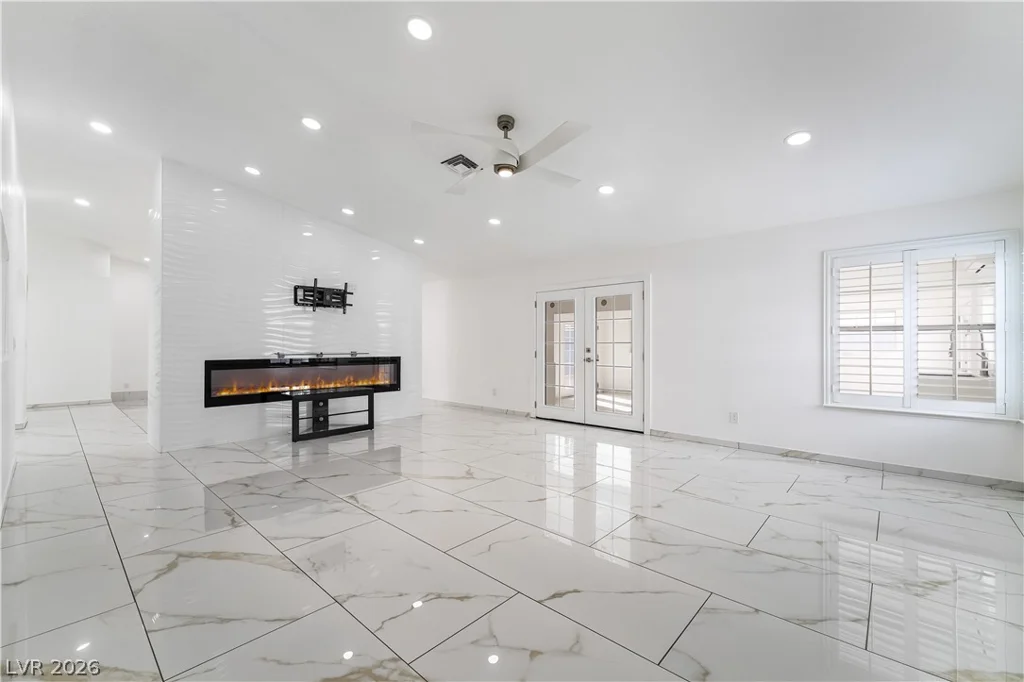3160 Viking, Las Vegas, NV 89121