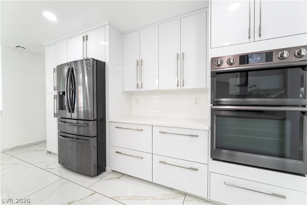 3160 Viking, Las Vegas, NV 89121