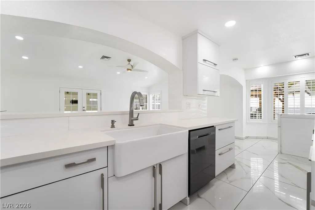 3160 Viking, Las Vegas, NV 89121