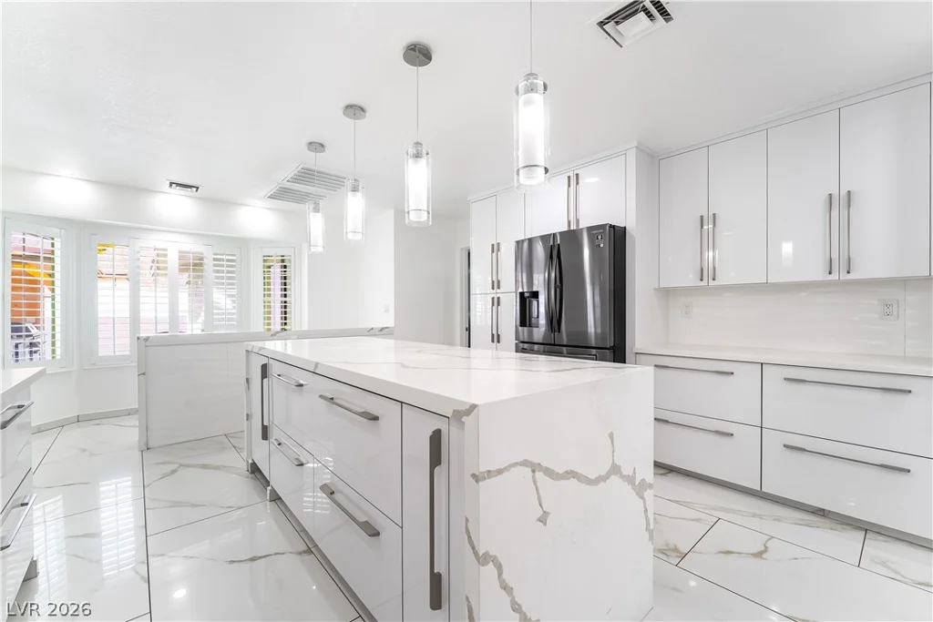 3160 Viking, Las Vegas, NV 89121