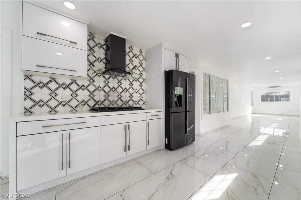 3160 Viking, Las Vegas, NV 89121