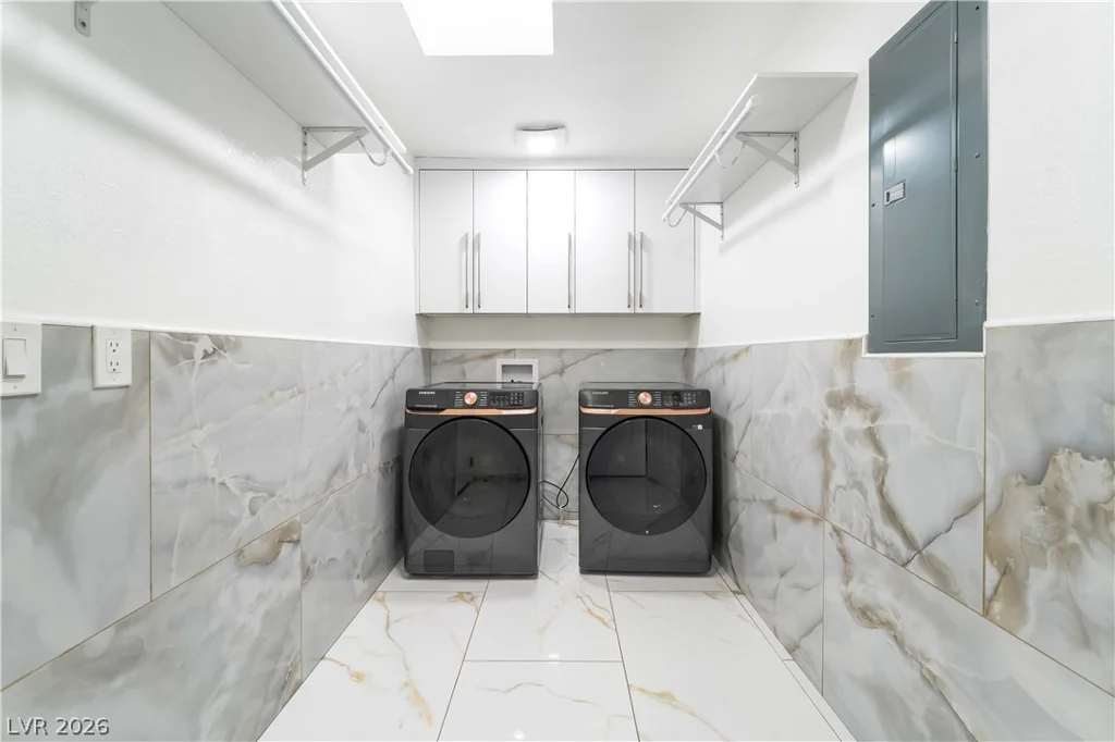 3160 Viking, Las Vegas, NV 89121
