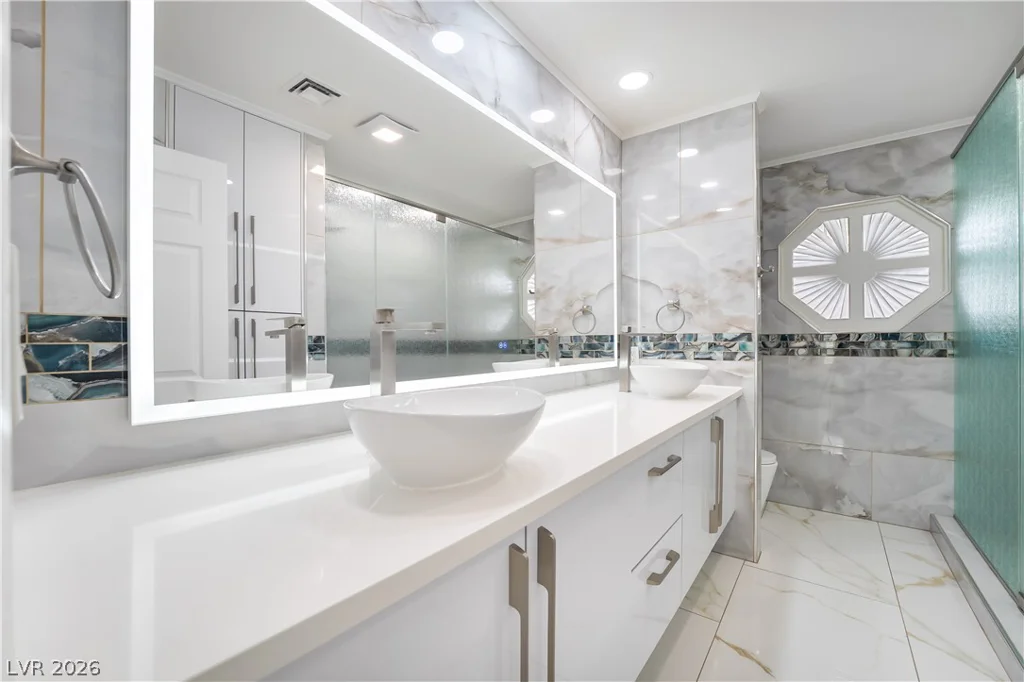 3160 Viking, Las Vegas, NV 89121