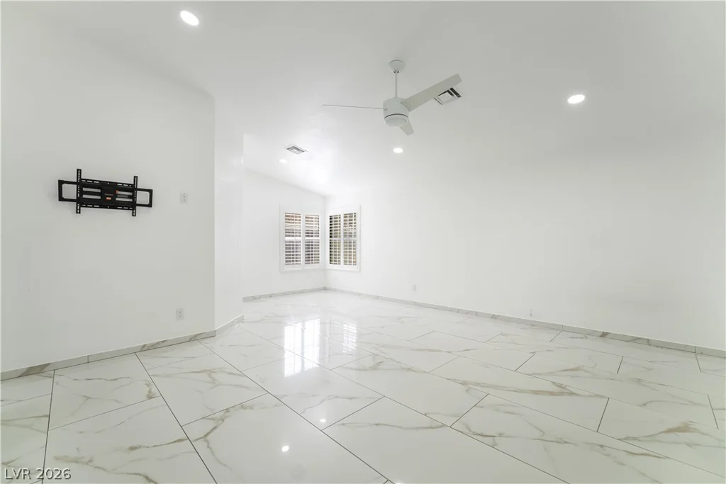 3160 Viking, Las Vegas, NV 89121