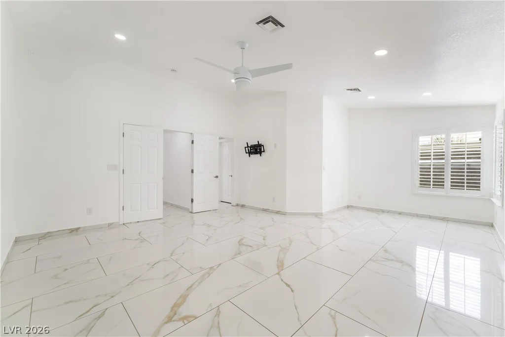 3160 Viking, Las Vegas, NV 89121