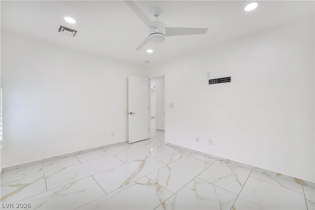 3160 Viking, Las Vegas, NV 89121