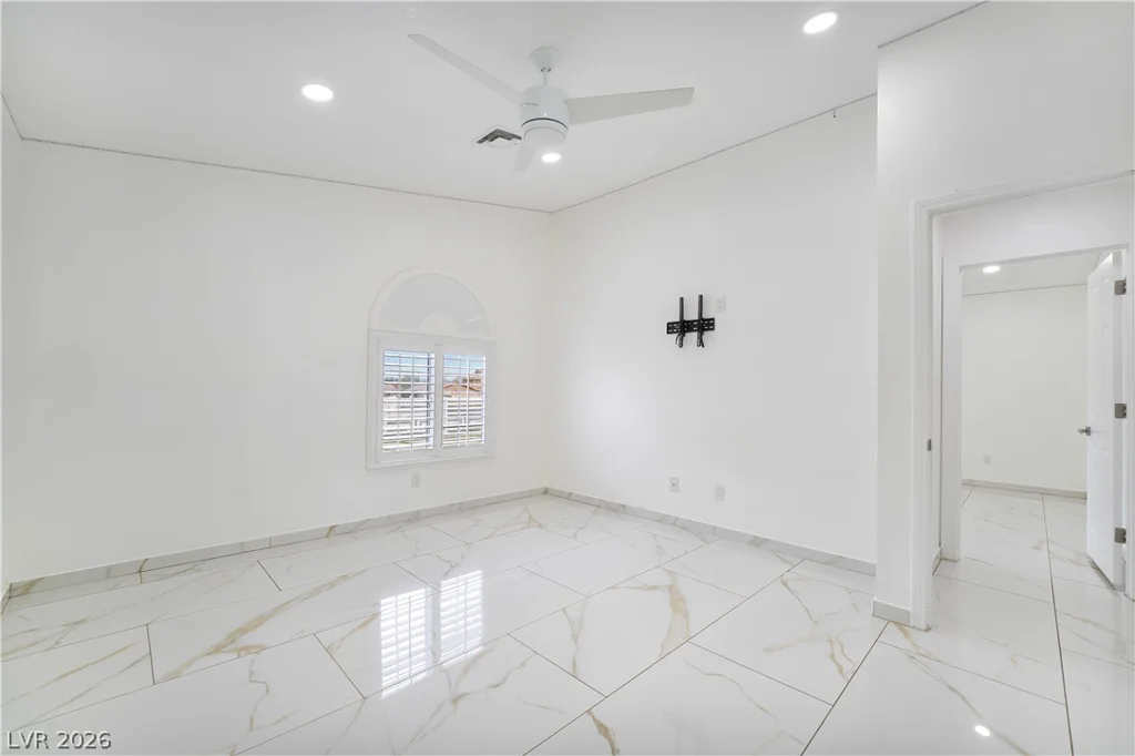 3160 Viking, Las Vegas, NV 89121